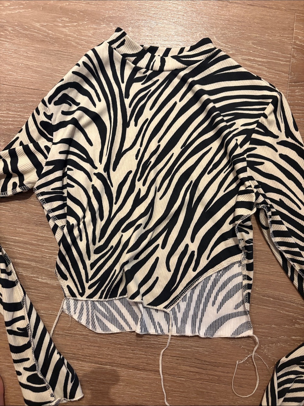 Zebra-Print Long Sleeve Crop uTop - Black & White